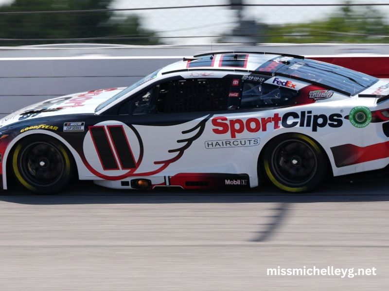 xfinity darlington denny hamlin flying 11